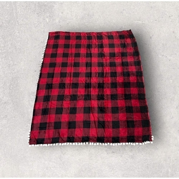 Plaid Blanket Red Black White Velvet Plush Blanket Soft Pom Pom Blanket - Picture 3 of 5